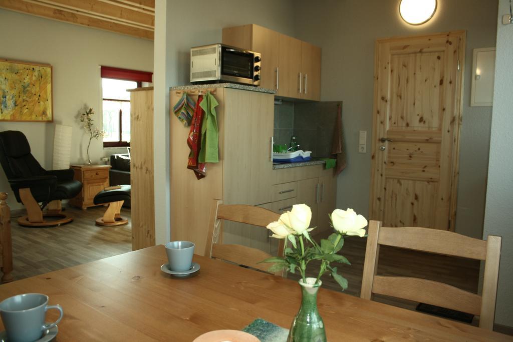 Cafe Landart Im Thueringer Finistere Apartman Plaue  Szoba fotó